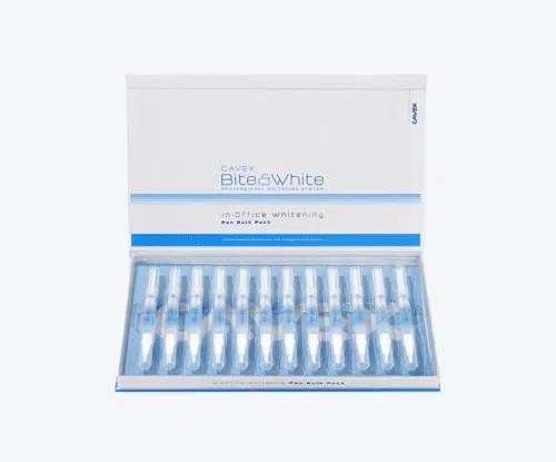 Blanqueamiento dental Cavex Bite&White In-Office para odontólogos, caja abierta con aplicadores listos para uso clínico.